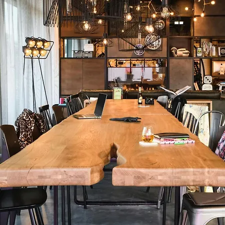Moxy Feuerbach Otel Stuttgart