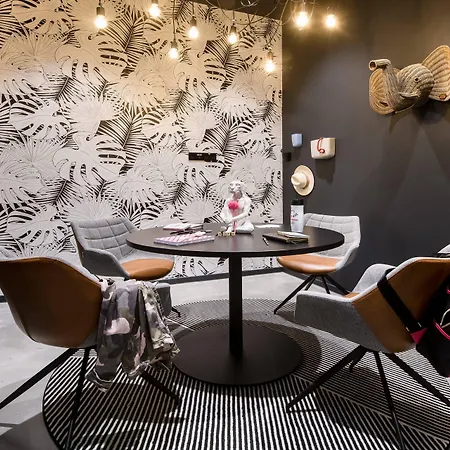Hotel Moxy Feuerbach 4*