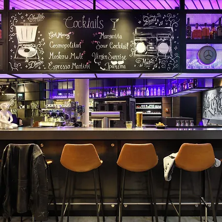 ホテル Moxy Feuerbach 4*